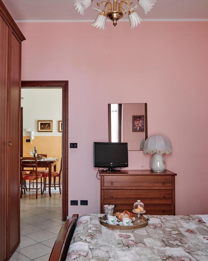 Terrazza Di Alfieri - Alloggio Con Terrazza Privata Nel Centro Di Asti Eksteriør bilde