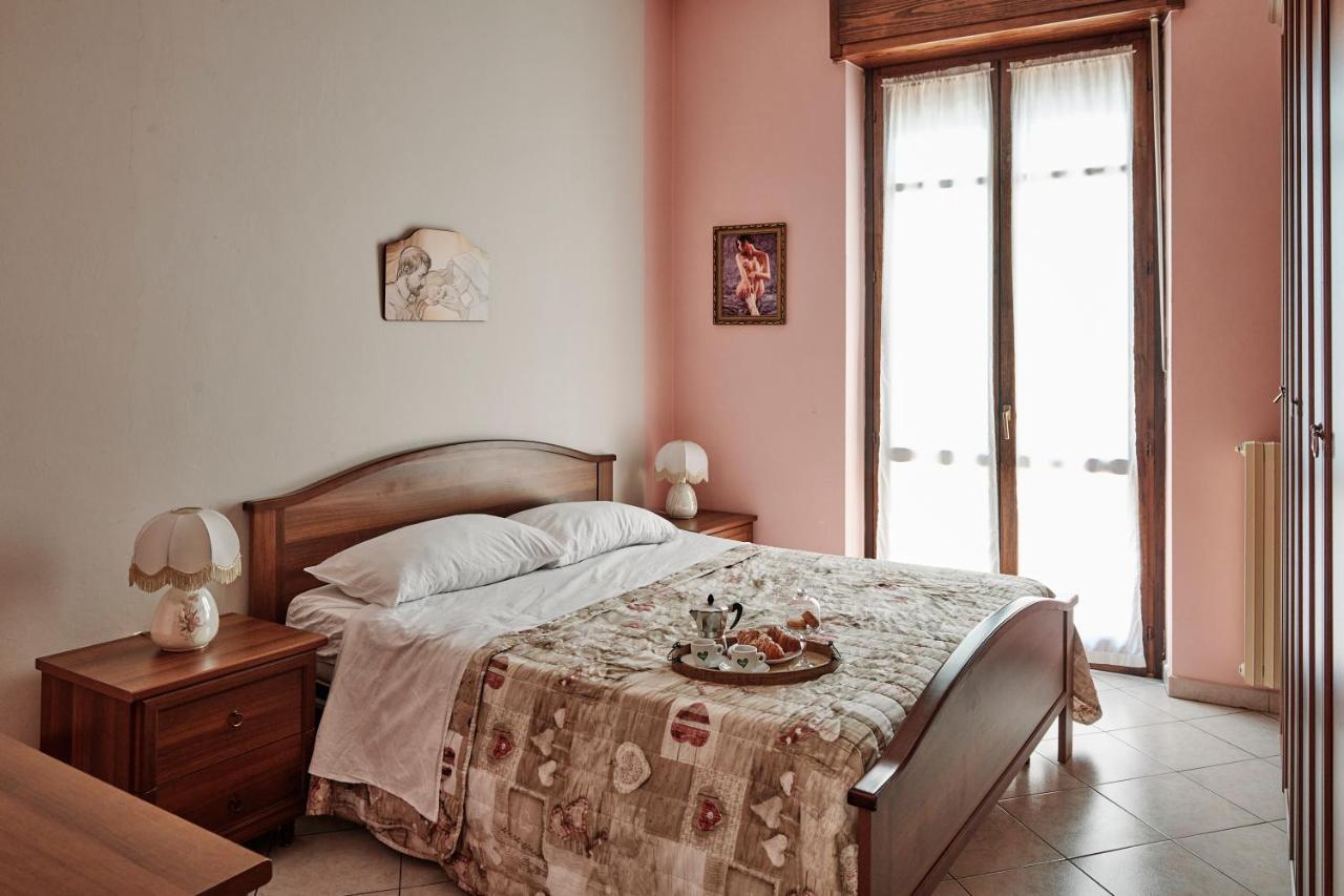 Terrazza Di Alfieri - Alloggio Con Terrazza Privata Nel Centro Di Asti Eksteriør bilde